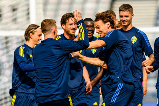 Gustav Svensson, Ken Sema, Kristoffer Olsson, Mikael Lustig with Albin Ekdal of the Swedish national football team at a training session