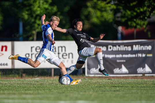 Karlshamns Lukas Jönsson och Sölvesborgs James Natthawit