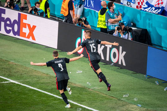Mario Pasalic  of Croatia celebrates 3-3