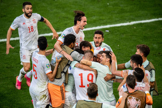 Players of Spain celebrates 3-5