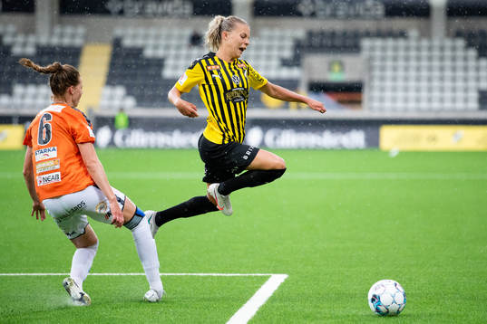 Kristianstads Amanda Edgren och Häckens Lotta Ökvist