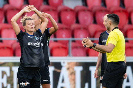 Växjös Mimmi Strömgren har ont