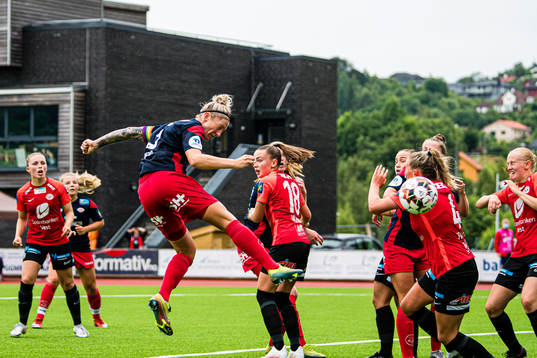 Robyn Elizabeth Decker of Avaldsnes