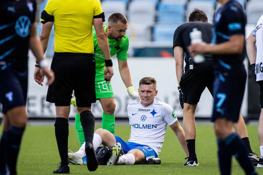 IFK Norrköpings Viktor Agardius har ont