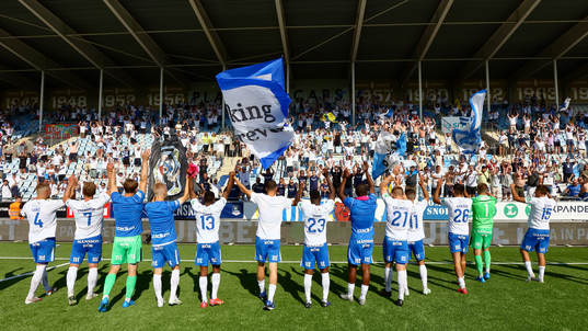 IFK Norrköpings spelare tackar publiken