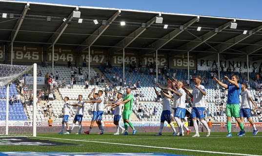 IFK Norrköpings spelare tackar publiken