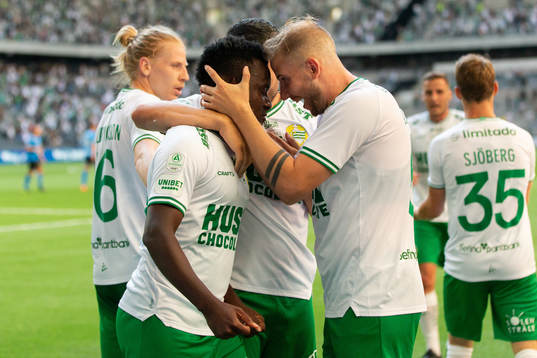 Hammarbys David Accam och Darijan Bojanic jublar efter 1-0