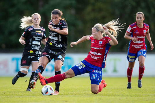 Vittsjös Fernanda Da Silva och Kristianstads Miranda Nild