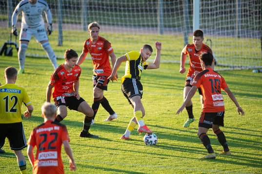 IFK Hässleholms  Ivan Danielsson Andanovski, ensam är