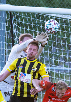 Karlskronas målvakt och IFK Hässleholms  Hampus Rydh i