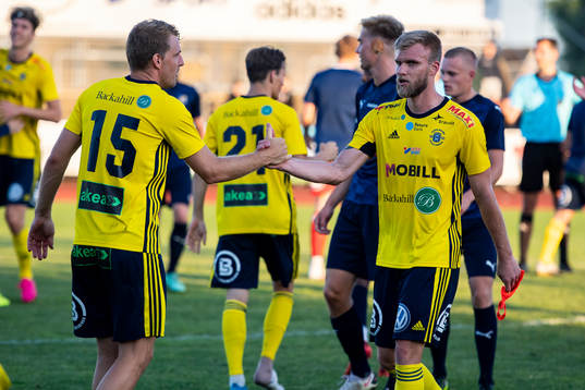 Ängelholms Johan Oremo  och Robin Nilsson  jublar