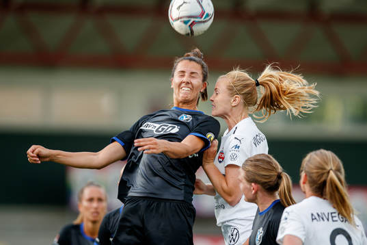 Växjös Ena Mujdzic och Rosengårds Glódís Perla Viggósdóttir