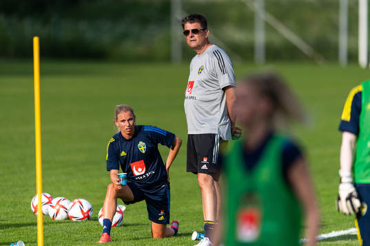 Jonna Andersson och läkare Mats Börjesson