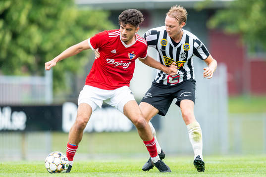 B93s Souheib Dhaflaoui och Landskronas Måns Ekvall