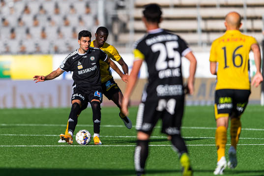 Örebros Deniz Hümmet och Elfsborgs Maudo Lamine Jarjué