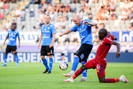 Halmstads Simon Lundevall och Djurgårdens Edward Chilufya