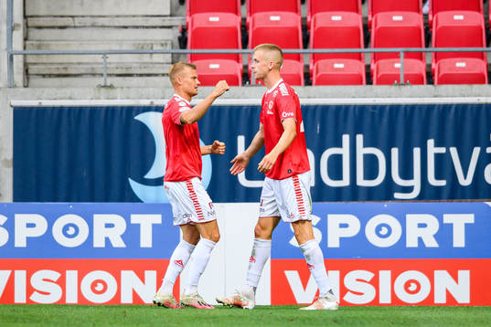 Kalmars Johan Stenmark jublar