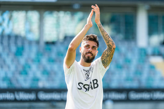 Brages Nicolas Gianini Dantas jublar efter