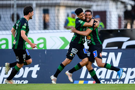 Varbergs Ryan Moon jublar efter 0-1
