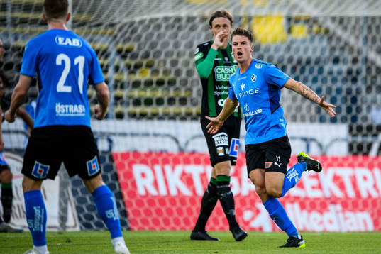 Halmstads Samuel Kroon jublar efter 1-1