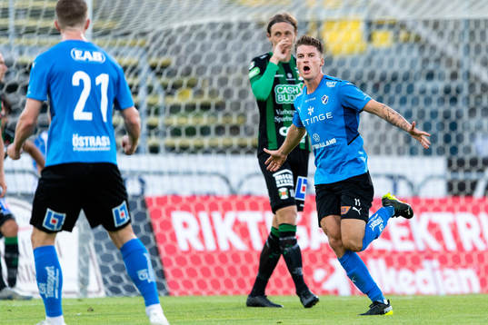 Halmstads Samuel Kroon jublar efter 1-1