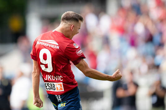 Örgrytes Ajdin Zeljkovic jublar efter 2-0