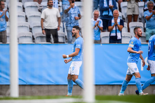 Antonio Colak of Malmö FF celebrates