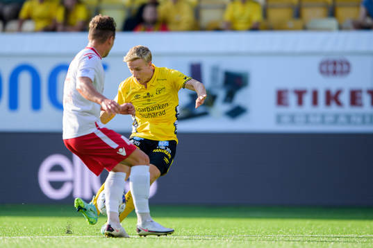 Jeppe Møldrup Okkels of Elfsborg scores the 2-0 goal