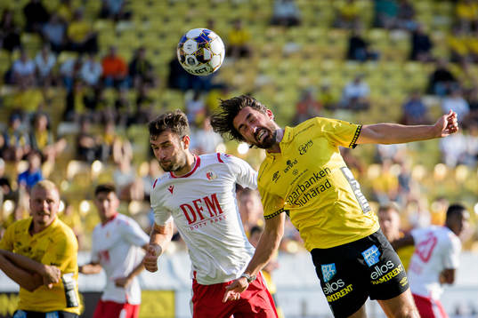 Radu Ginsari of Milsami Orheis and Frederik Holst of
