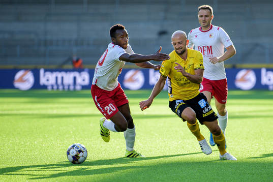 Robert Gojani of Elfsborg and Vitus Amougui of Milsami