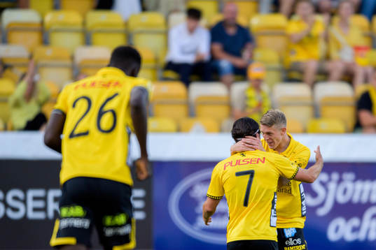 Frederik Holst of Elfsborg celebrates the 4-0 goal