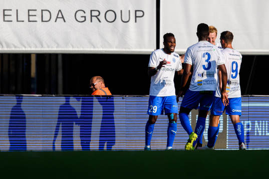 Värnamos Christioan Moses jublar efter 0-1