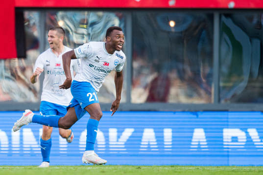 Värnamos Abdussalam Magashy jublar efter sitt 1-2 mål