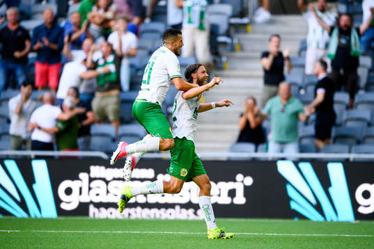 Hammarbys Astrit Selmani och Bjørn Paulsen jublar