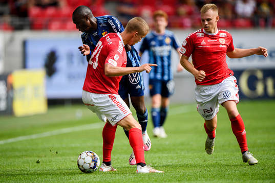 Djurgårdens Edward Chilufya och Kalmars Johan Stenmark