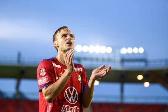 Östers Månz Berg jublar