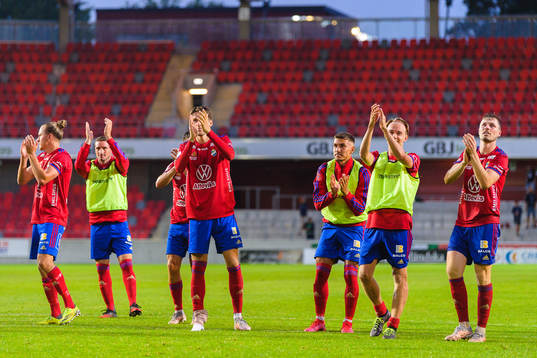Östers spelare jublar