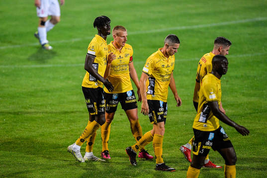 Marokhy Ndione of Elfsborg celebrate with teammates after scoring 0-3