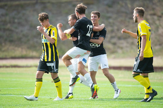 Sölvesborg har gjort mål och jublar i matchen i division 2 mellan Sölvesborg och iFK Hässleholm i Sölvesborg 31 juli 2021.