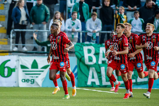 Östersunds Patrick Kpozo jublar efter 1-0