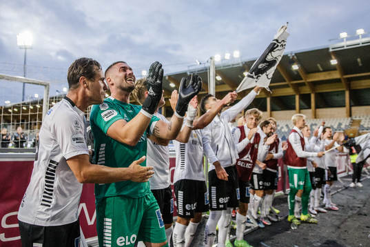 Örebros Nordin Gerzic jublar