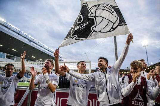 Örebros Deniz Hümmet jublar