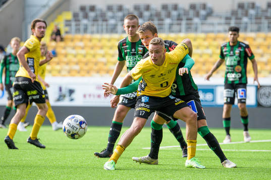 Elfsborgs Theo Lind och Varbergs Victor Karlsson