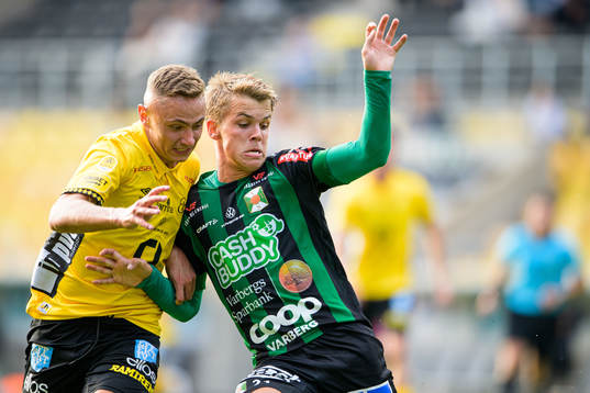 Elfsborgs Theo Lind och Varbergs Victor Karlsson