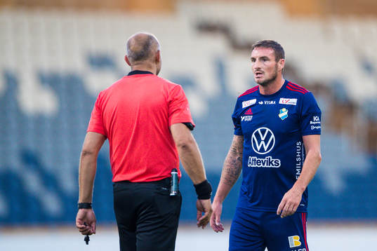 Domare Robert Daradic och Östers James Keene