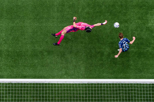Djurgårdens målvakt Jacob Widell Zetterström och Aslak