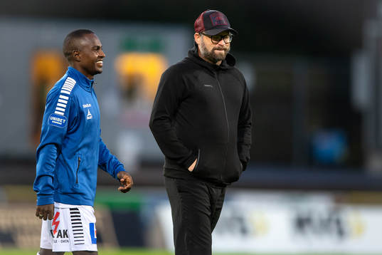 Sirius Nahom Girmai Netabay och Varbergs tränare Joakim