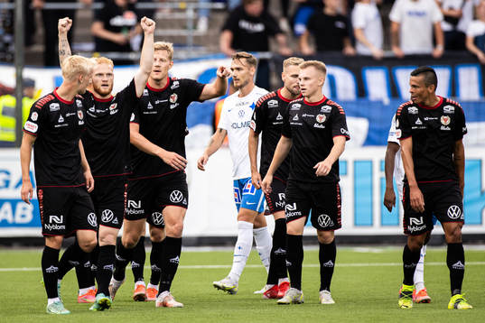 Kalmars Nils Fröling jublar efter 0-1