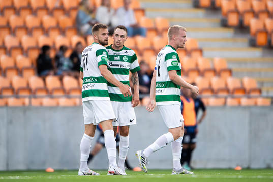 Västerås Erik Björndahl, Filip Tronét och Simon Johansson jublar efter 1-2
