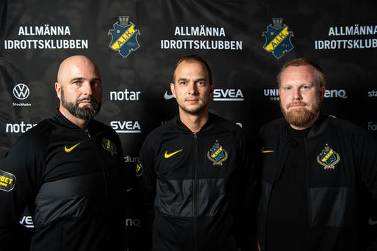 Peter Wennberg, teknisk direktör, Henrik Jurelius, sportchef och Johannes Wiklund, assisterande sportchef pojk/herr poserar för en bild